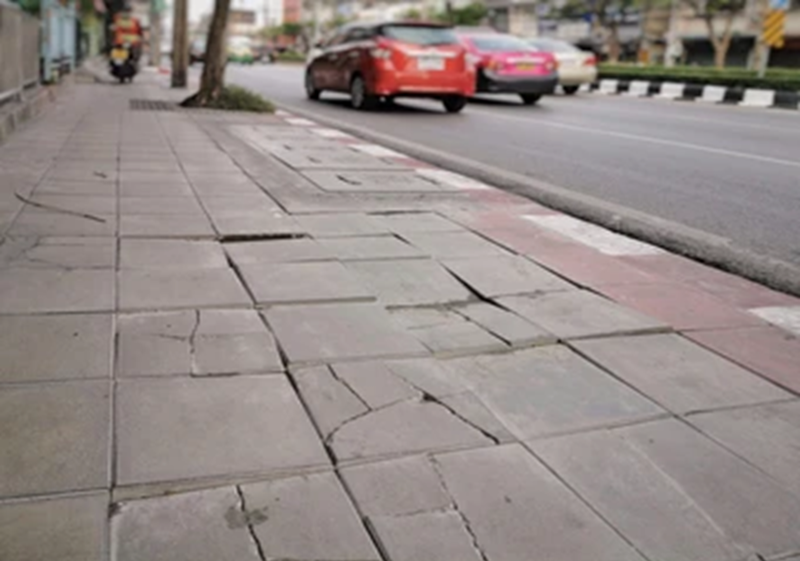 Bad setup: broken paving slabs